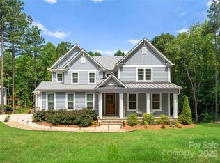 6601 Harbor Oaks Dr, Denver, NC 28037