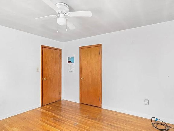 5th image of 971 Atwood Ave Floor 2