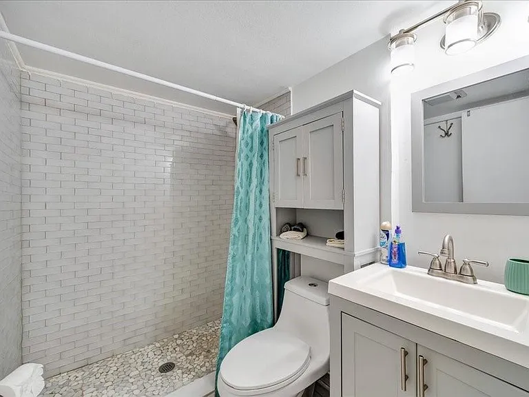 8001 Briarwood Ln — Photo 17