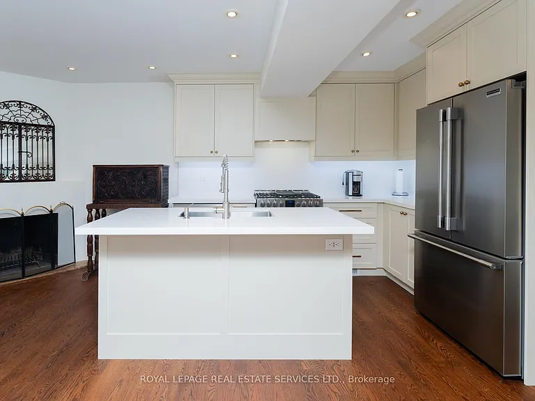 70 Shaftesbury Ave #4 — Photo 13