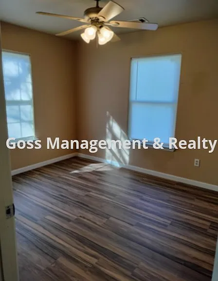 1521 Marion St — Photo 7