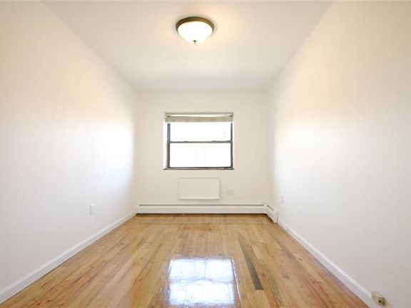 3rd image of 23 Stuyvesant Ave #3