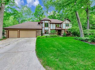 313 Kenwood Dr, Neenah, WI 54956