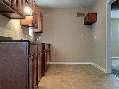 2976 Basswood St — Photo 3