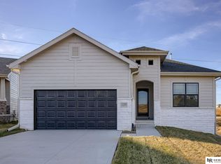 11326 Portage Cir, Papillion, NE 68046