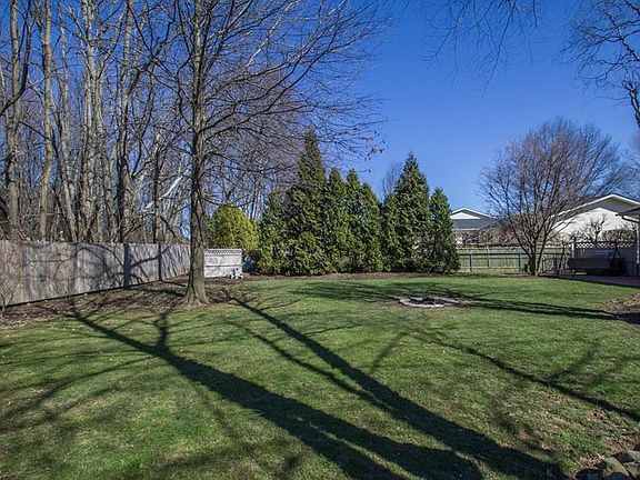 4th image of 535 Cedarcrest Dr