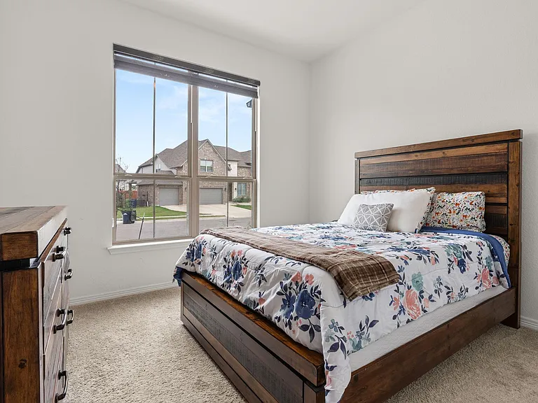 372 Hollister Dr — Photo 24