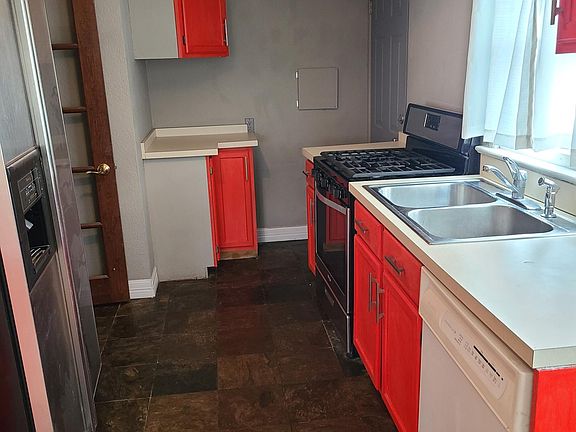 4th image of 2111 La Casa Dr