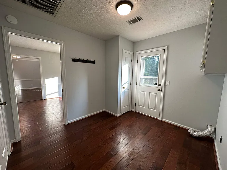 1525 Buk Ct — Photo 20