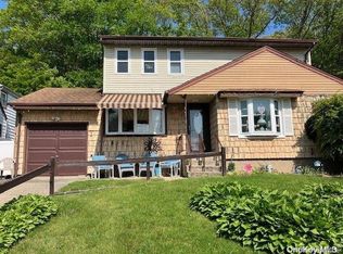 20 Todd Ct, Huntington Station, NY 11746