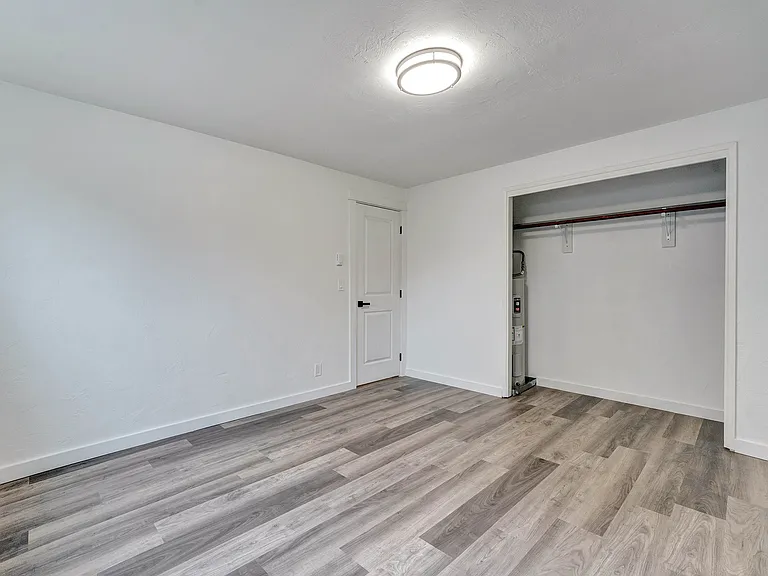 383 N Cedar St — Photo 20