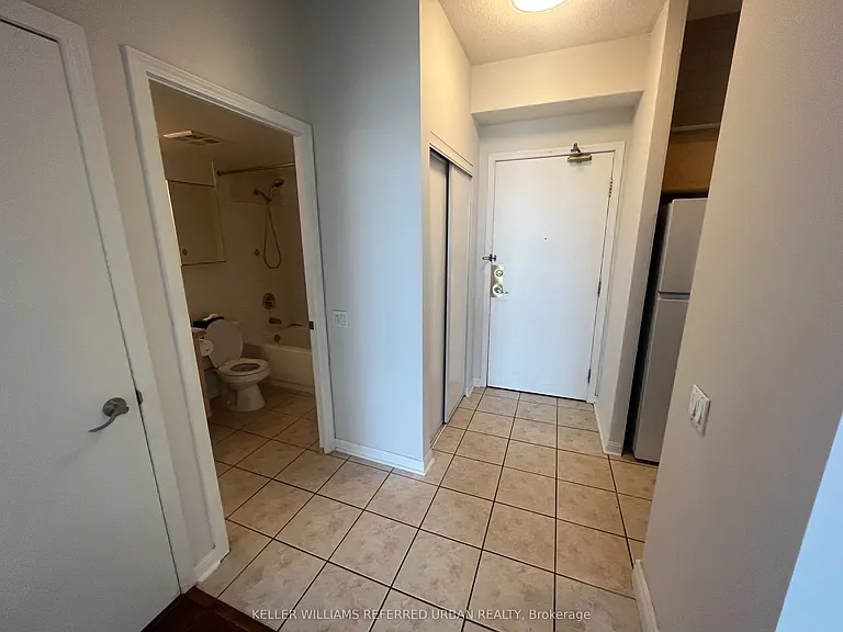 650 Lawrence Ave W #813 — Photo 5