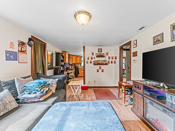 4th image of 1615 Jones Ln
