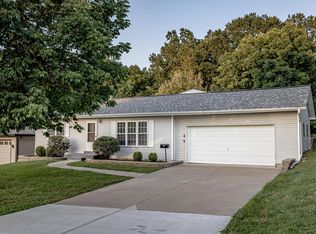 76 Country Life Dr, O'Fallon, MO 63366