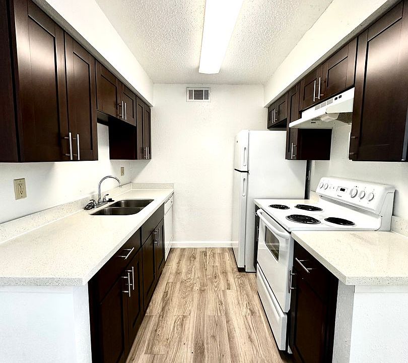 1st image of 11900 Barwood Bend Dr APT 122