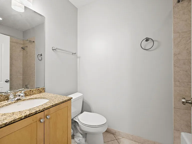 924 W Dakin St #4 — Photo 23