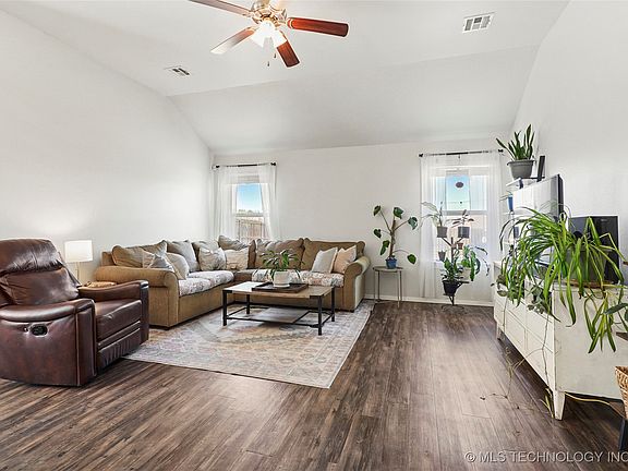 5th image of 1508 S 29th Ct