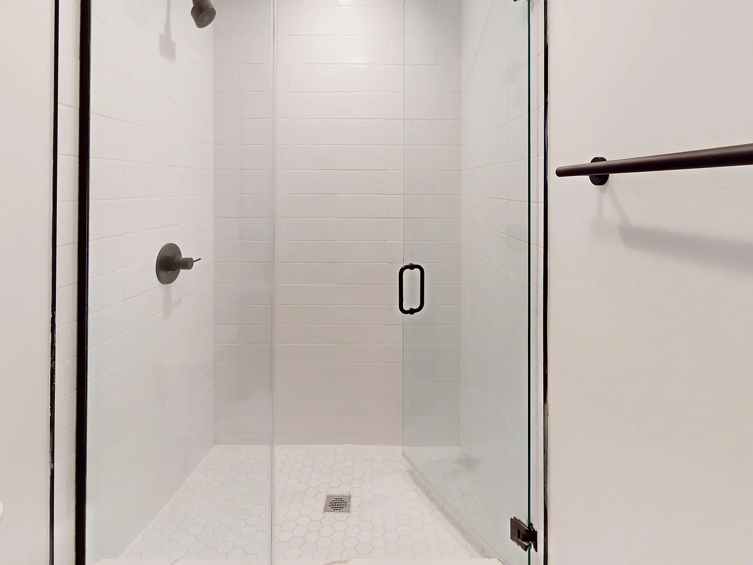 3 bed, 2.5 bath, $3,695 — Photo 4