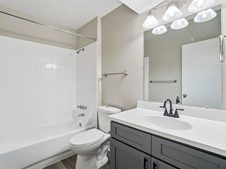 Northcrest Garden Apartments — Photo 28