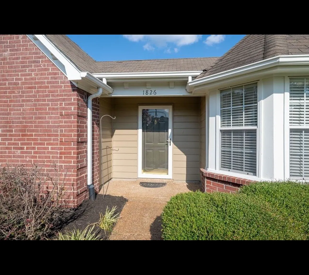 3 bed, 1500 sqft, $1,680 — Photo 2