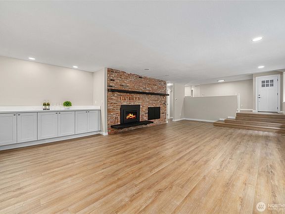 5th image of 8518 58th Avenue NW