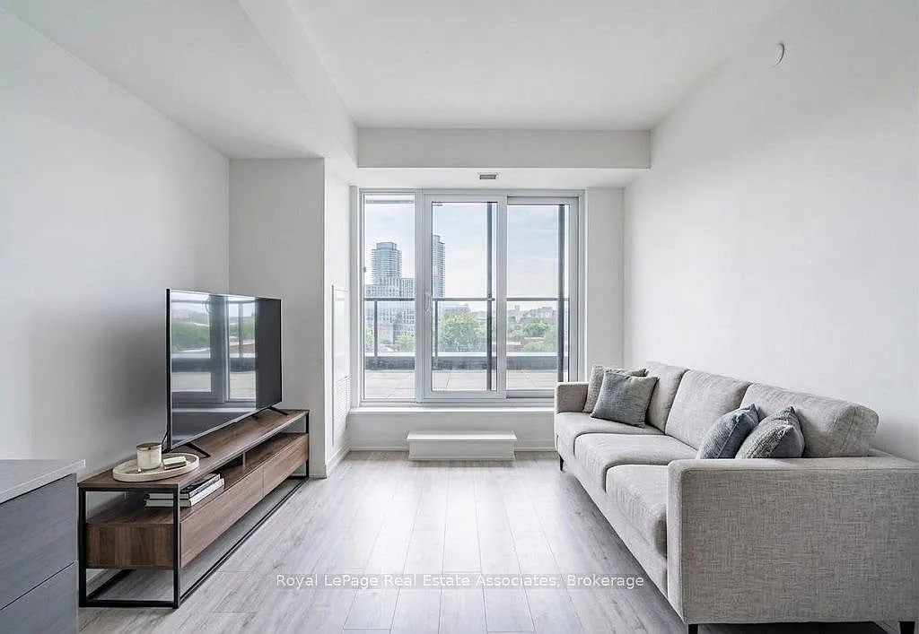 2 bed, $2,700 — Photo 3