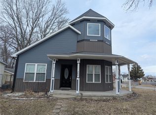 249 Jackson Ave, Charleston, IL 61920