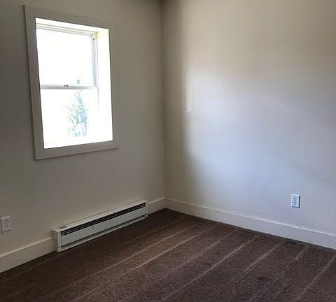 2nd image of 205 Hall St Unit 1/2