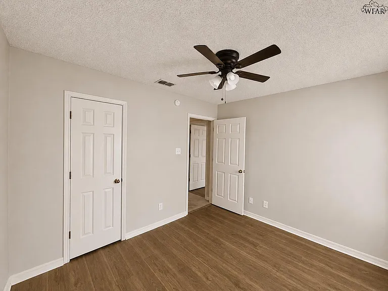 5201 Pebblestone Dr — Photo 18