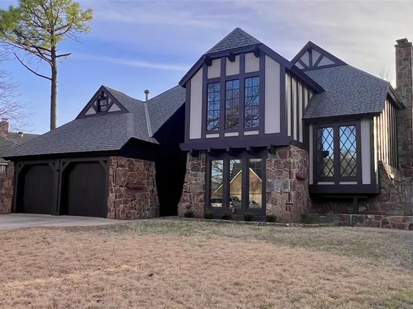 7225 Shoreline Dr, Warr Acres, OK 73132