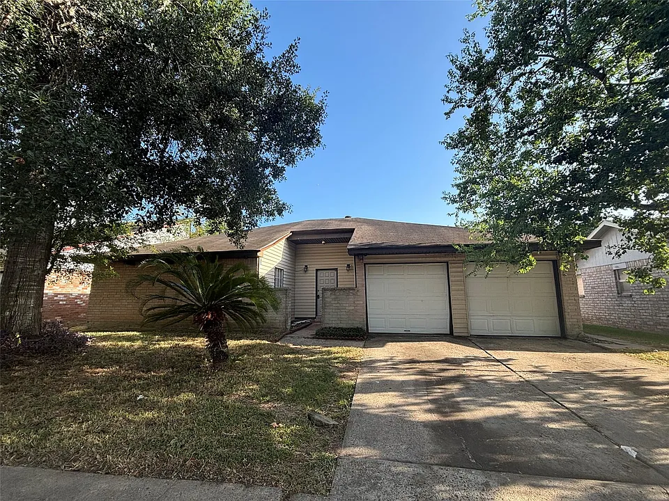 13015 Birch Grove Dr