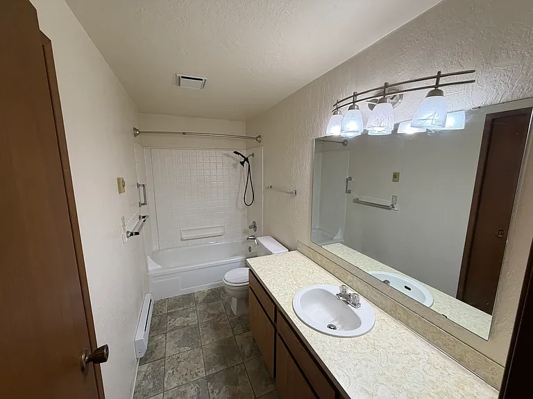 4028 NW Atlantis Ln #A — Photo 10