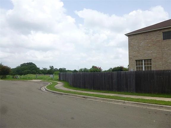 4th image of 2512 Regal Park Ln