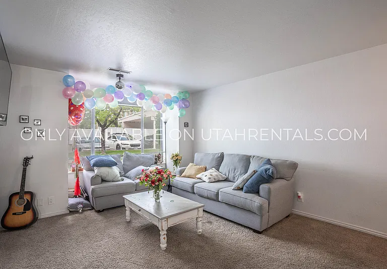 761 E 820 N #212 — Photo 2