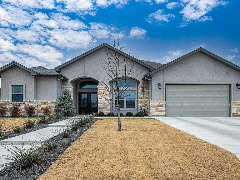 507 Canyon Creek Dr — Photo 2