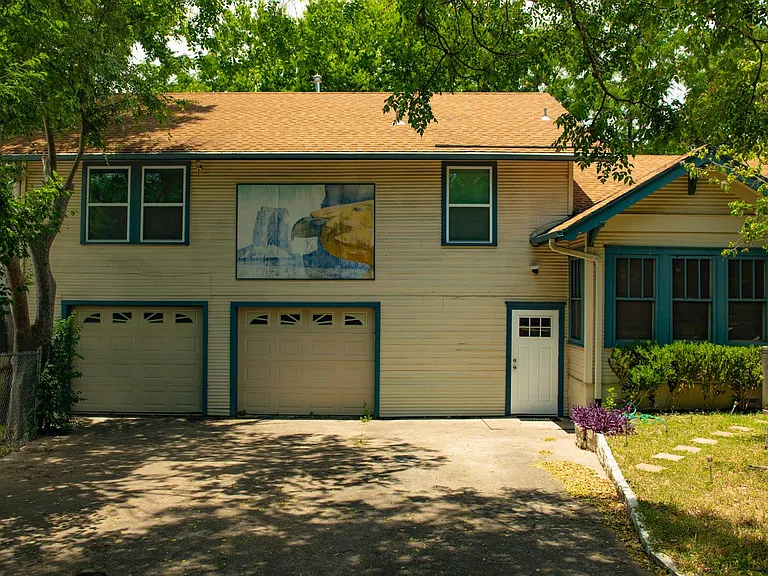 Off-street parking. Garage not included