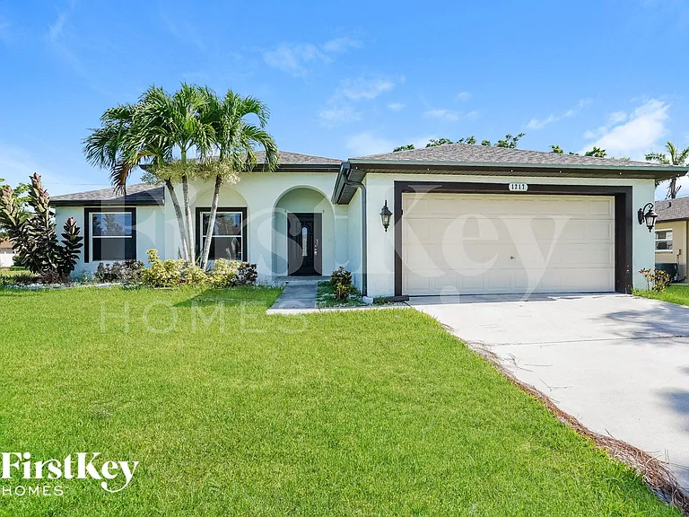 1217 SW 35th Ter — Photo 1