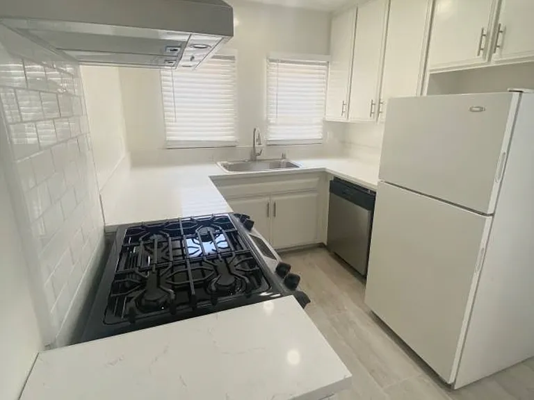 1401 Havenhurst Dr — Photo 18