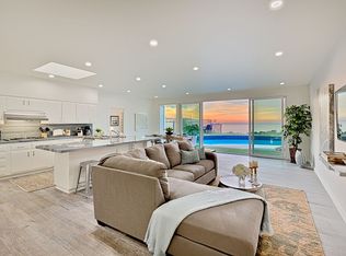 8588 Prestwick Dr, La Jolla, CA 92037
