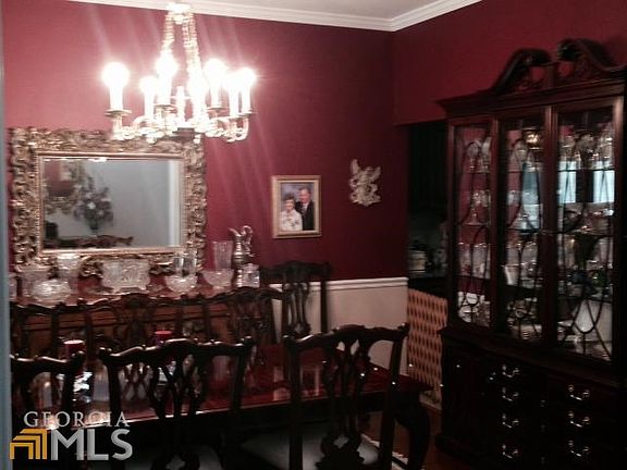 3rd image of 927 Monarch Cir