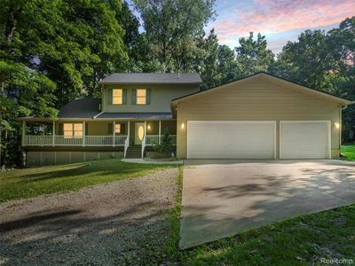 9480 Hartland Rd, Fenton, MI, 48430