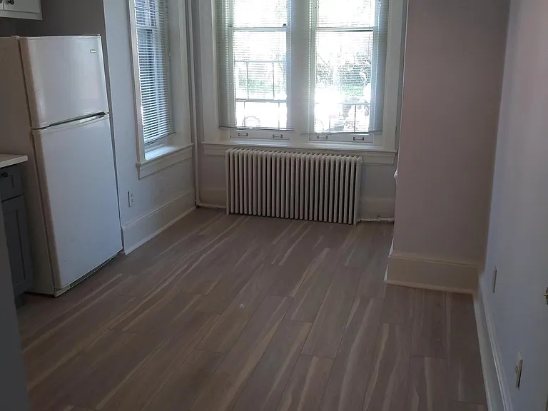 635 G St SE #2 — Photo 4