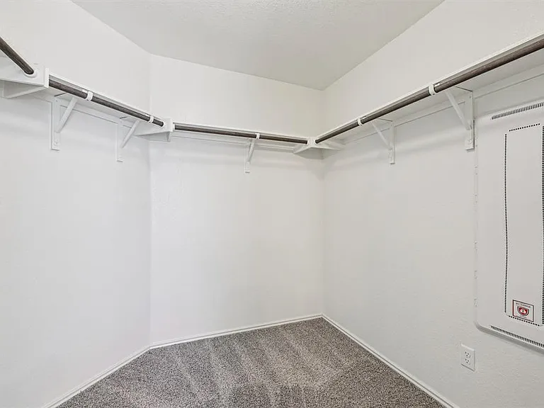 138 George Kimble Cv — Photo 19