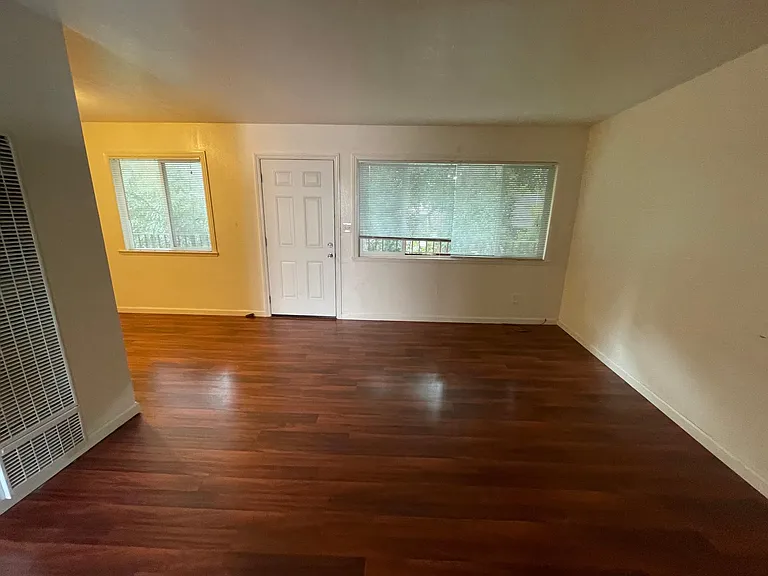 2009 McGee Ave #6 — Photo 8