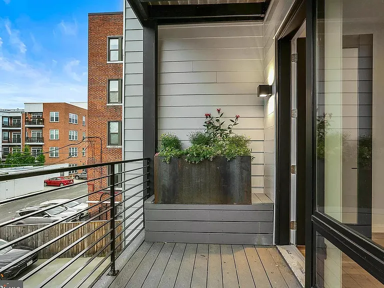 1434 Chapin St NW #4 — Photo 20