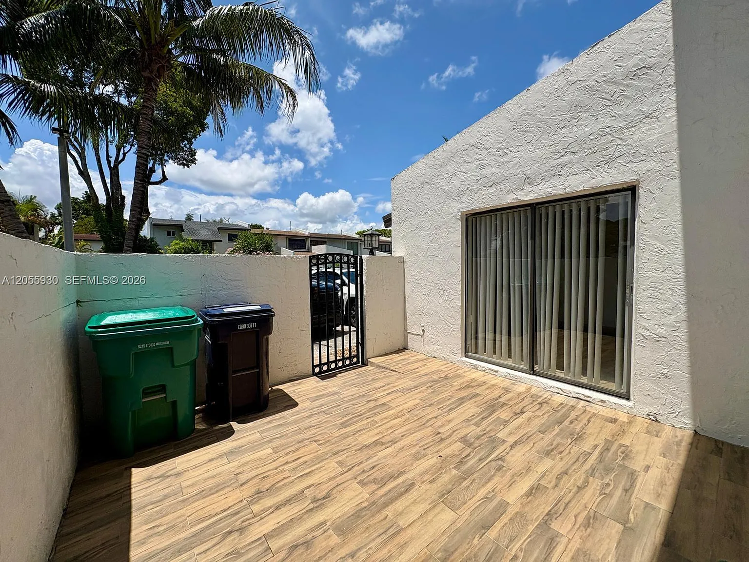 Snapper Creek Townhouses — Photo 2