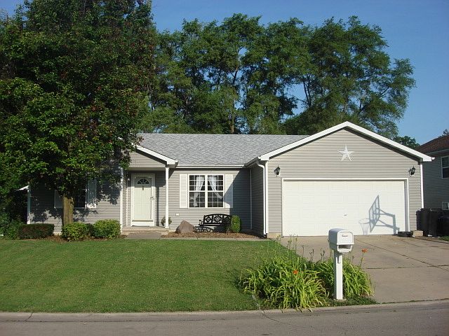 1st image of 2113 Fox Hill Ln