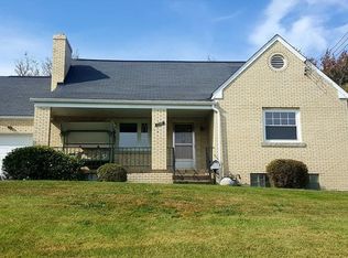 720 Commonwealth Ave, West Mifflin, PA 15122