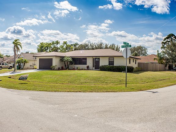 3rd image of 2302 SE Leithgow Street