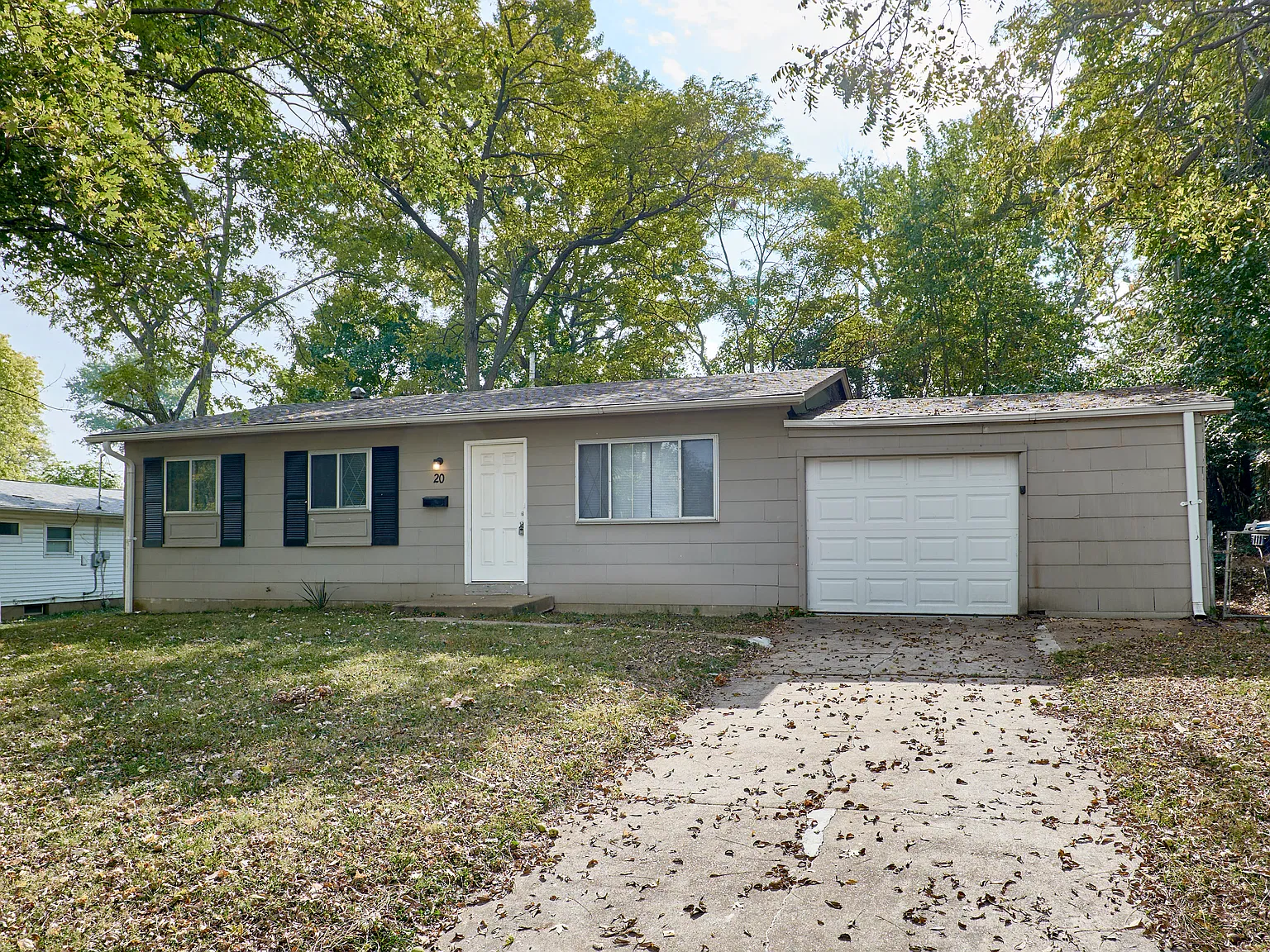 3 bed, 912 sqft, $1,400 — Photo 2